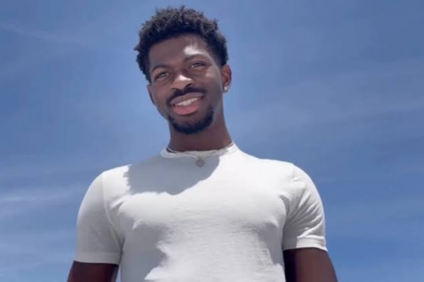 Lil Nas x Volta ás Redes e Deixa Fãs em Lágrimas