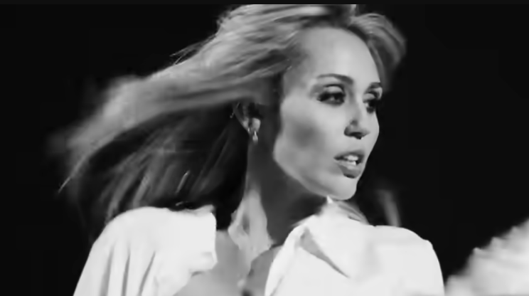 Miley Cyrus Anuncia Novo álbum “Bass Persuades” e Passa a Usar Apenas “Miley” – Notícias