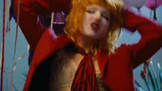 Haute & Freddy – Touch Touch – Lyrics