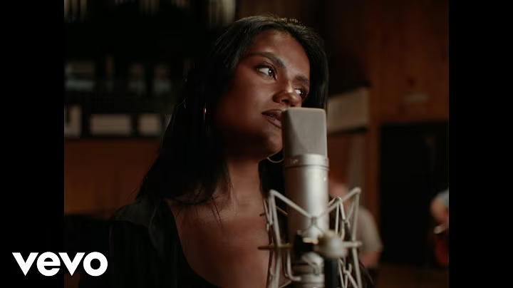 Simone Ashley – Free – Lyrics