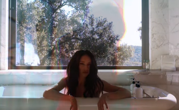 Nikki Flores – Stop Time – Lyrics
