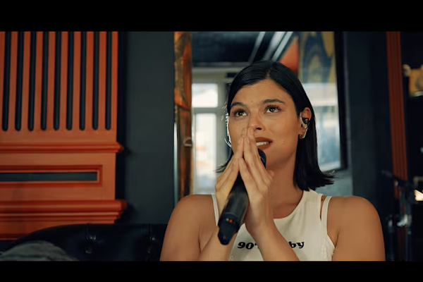 Amanda Magalhães – Oração ao Capital – Letra